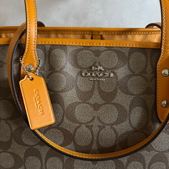 Coach Signature Canvas Drawstring Carryall with Matching Wallet - Picture 2 of 12